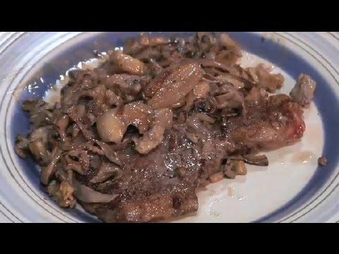 Sauteed Mushrooms in Red Wine Over Steak : Growing Mushrooms