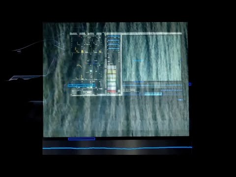 Silhouette Eins plays "The Waves"