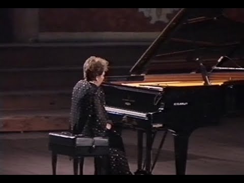 Alicia de Larrocha plays "Fantasia Betica" by M. de Falla (LIVE 1985)