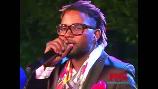 Ferre Gola interprète la chanson Kumpanda de Madilu System &quot;nuit des œuvres 2012&quot;