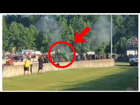 Dragster Car Engine Blow Up During Race