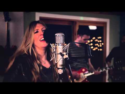 Honey Ryder - Born In a Bottle [Live at Silk Mill Studios]