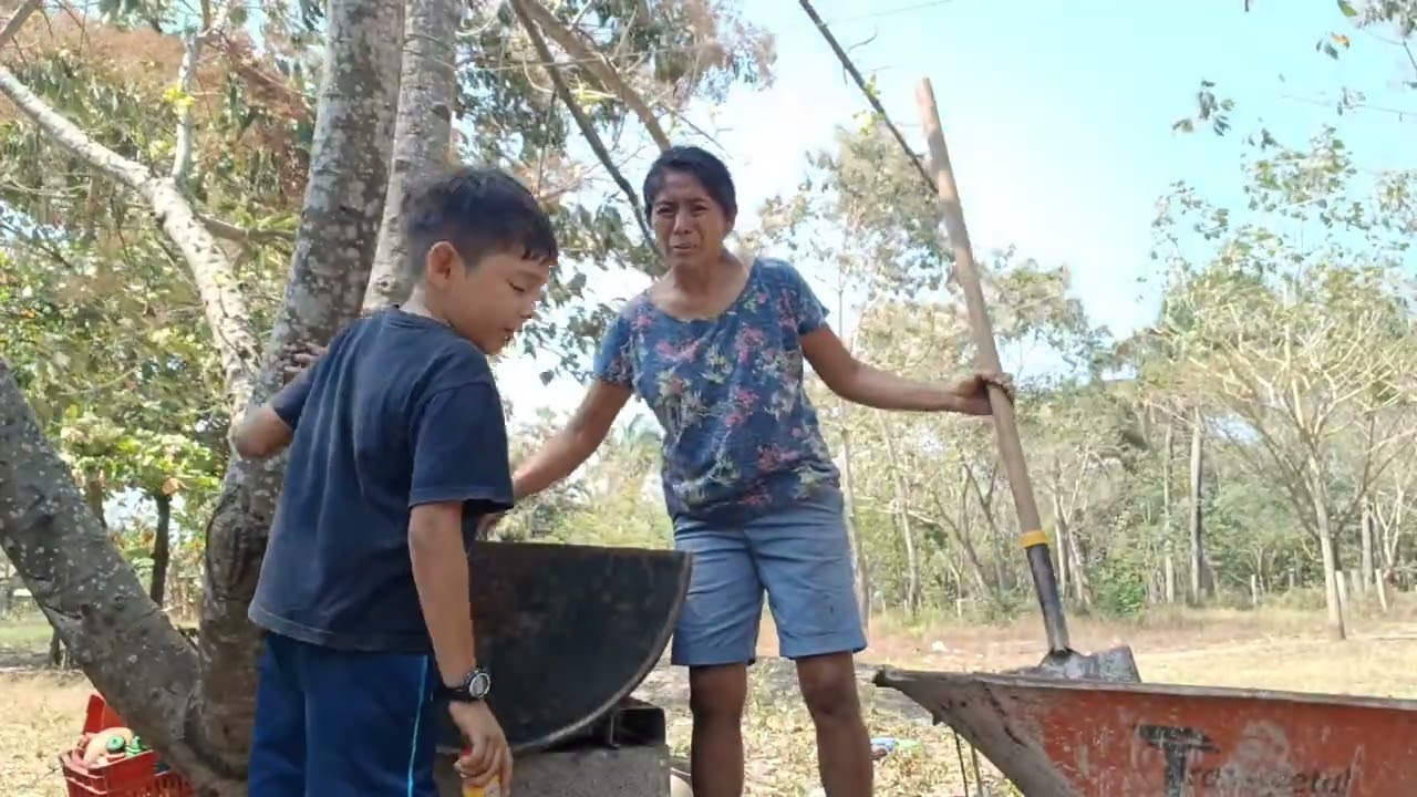 Amalia sigue trabajando a pesar de las critic4as, eso no me va a deten3r