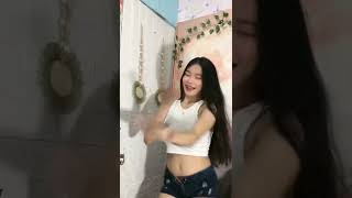 Queenjezzamarie TikTok be like....