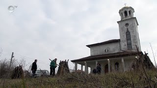 Издигнаха три клади за празника Сирни Заговезни в с. Бряст