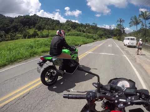 Z 300  é boa de curva?