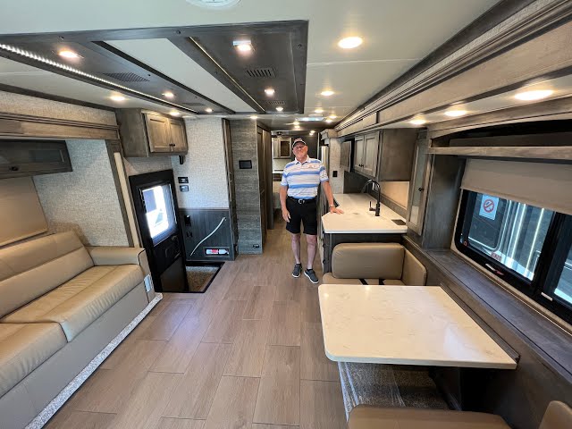 Preview image of 2023 Tiffin Allegro Bay 38BB (17N231928) youtube video