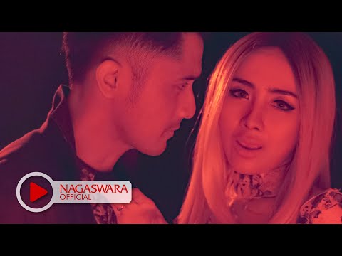 Ucie Sucita & Hengky K - Kalau Bulan Bisa Ngomong (Official Music Video NAGASWARA) #music