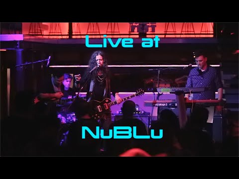 Escaper - No Strings (live @ NUBLU in NYC 12/27/19)