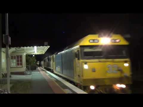 ST22 Xpt , 2MB4 , 2MC6 to Oaklands , 2CM4 SSR Grain ,  2CM3 from Griffith thru Euroa  3.10.2022