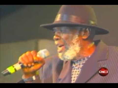 Soca Monarch Semi Final 2016 (via CNC3):  Mighty Shadow - Doh hold meh back