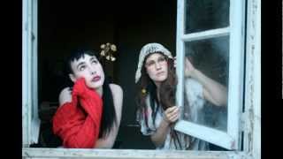 CocoRosie-West Side (subtitulada en español)