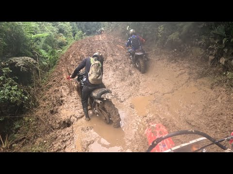Trilha Boi Preto , part 01 ,muito lama do começo ao fim .