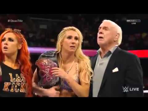 Charlotte vs Nikki Bella - Divas Championship Match WWE Raw September 14 2015