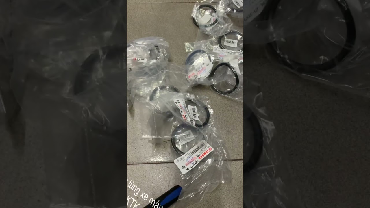 [EX15][45:HỆ THỐNG ĐIỆN 1] YACS-4041 DÂY GIỮ BÌNH ẮC QUI EX15 (15-18) (5)-[Yamaha]