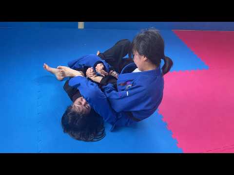 センスある女子たちの熱い柔術スパーリング