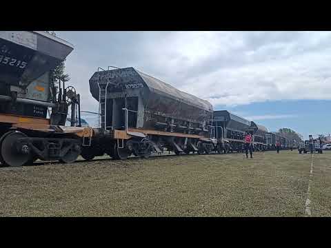 Formación de tren de carga en Oliva. Córdoba, Argentina.