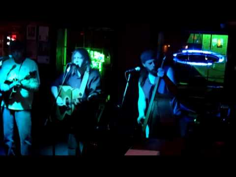 Insomniac Gypsy Plays Get A Buzz On at the Cold Shot 100_0188.MP4