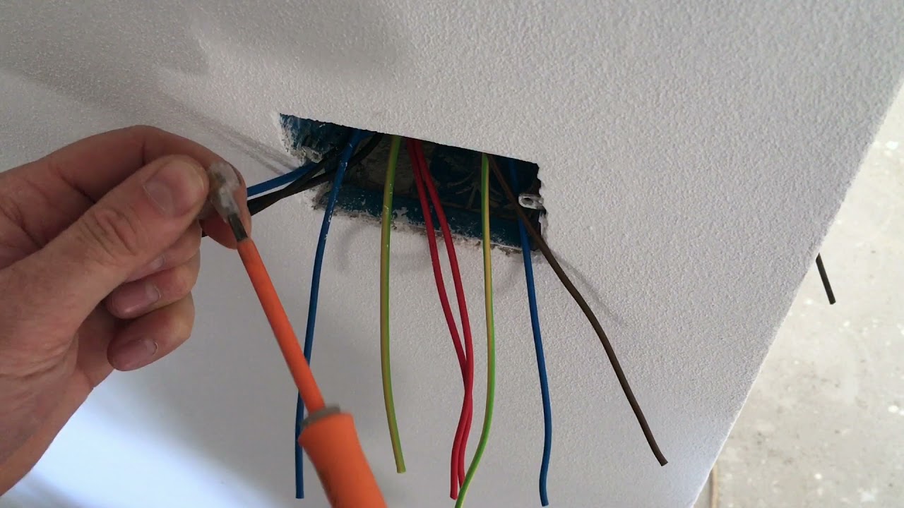 Come collegare deviatori ed invertitori per accendere un luce da più punti (reale non a banco)