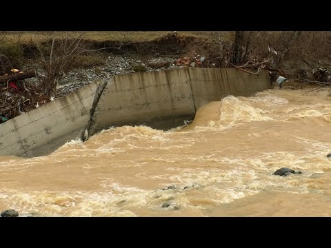 Dëmtohen digat e lumit në fshatrat Brovinë, Shqiponjë, Bardhaniq, Ponoshec dhe Babaj i Bokës