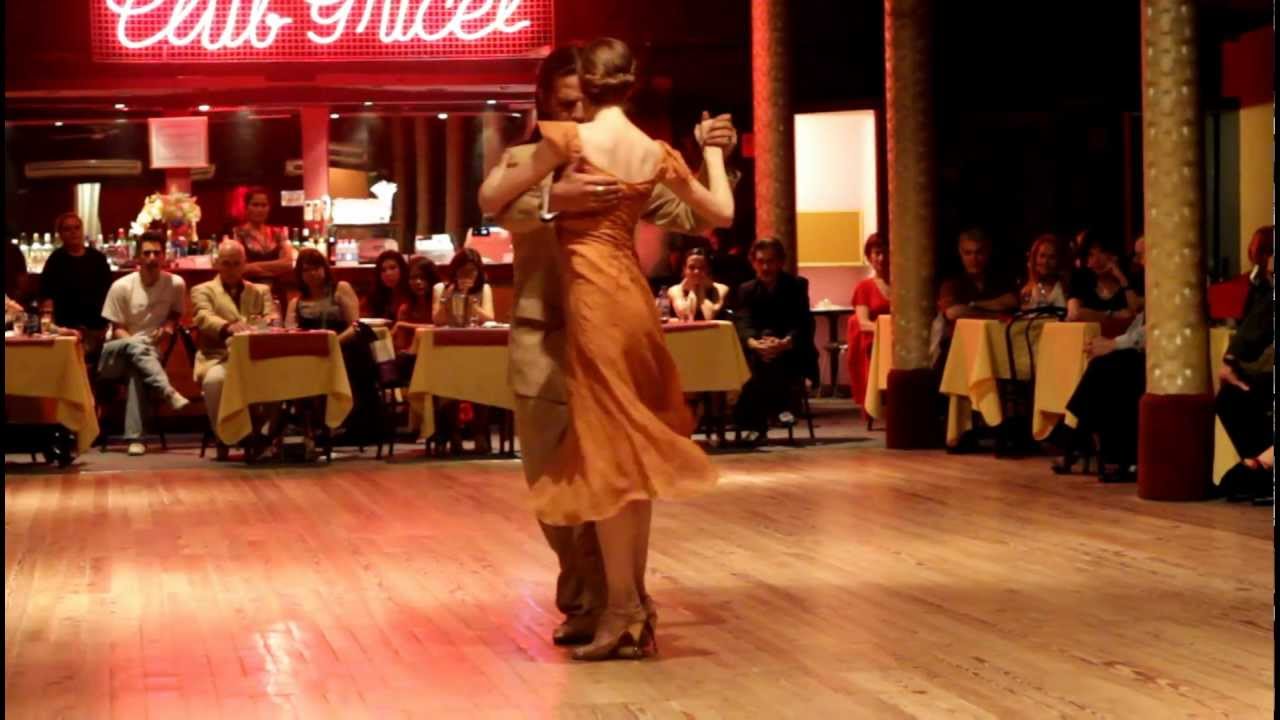 Nany Peralta y Rebecca O'Laoire (Club Gricel) 2do tema