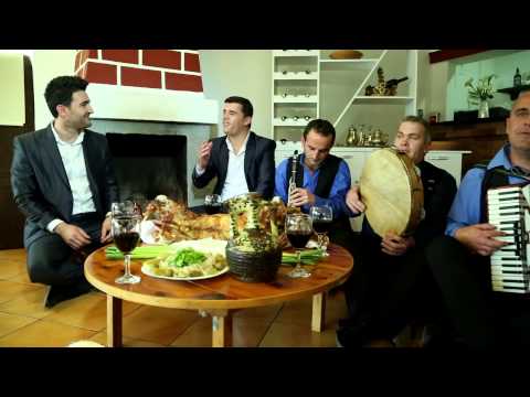 Vasil Shporaj & Pjerin Gjondrekaj - i zoti i shpise tu rrit nera