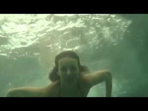 Sarah, Bruna e Spike. Aventureiro