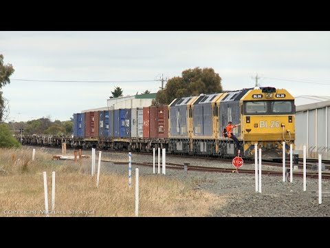 7902V Mildura Container Freight Train Crew Change (23/12/2020) - PoathTV Australian Railways