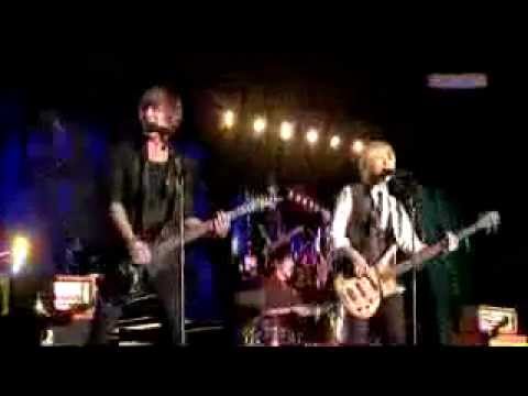 [LIVE] FT ISLAND-HELLO HELLO [2011 INCHEON KOREAN MUSIC WAVE]