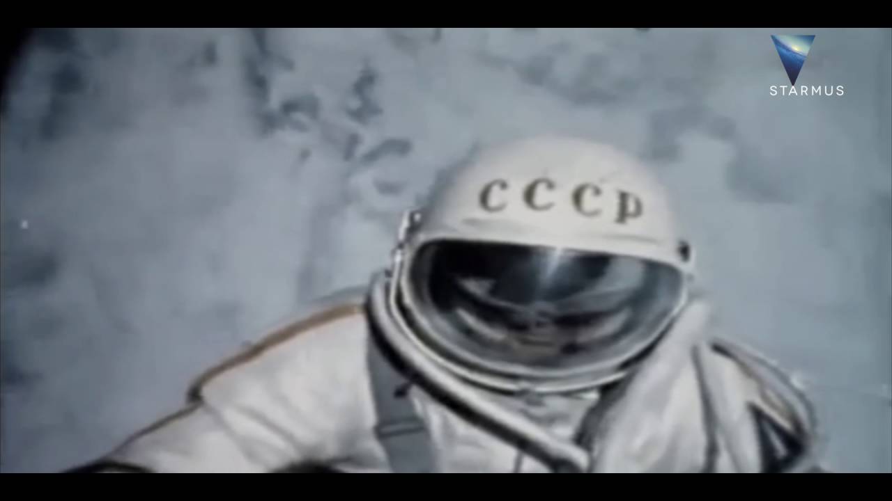 Chris Hadfield & Rick Wakeman Space Oddity - YouTube