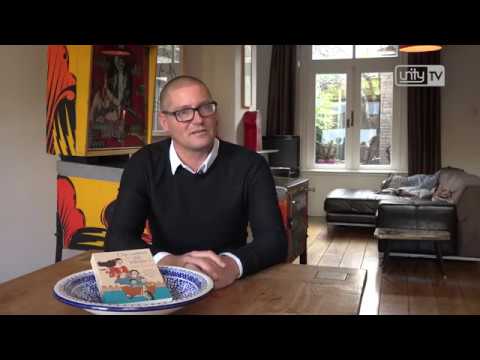 Gordon is getting married... to Rogier from Leiden?