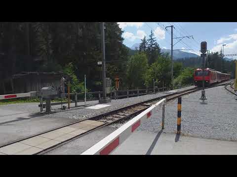 GE 4/4 III 645 in partenza da Davos Wiesen