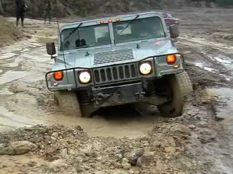 Hummer H1 offroading