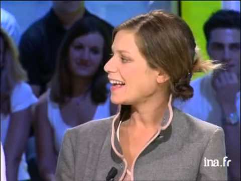 "The Good Customer Card" by Marina Foïs and Sylvie Testud - INA Archive