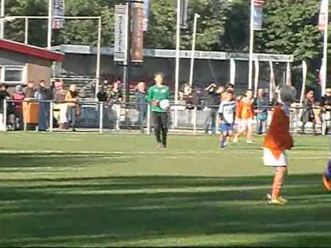 Oranje Wit D5    Sliedrecht D3  uitslag 6   3   28 09 2013