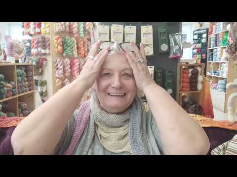 Folge 226. La vie en Rose 🌹, Lampiontuch 🏮, Herbststurm 💨🍂, Mini Tuch🧶, warten auf Weihnachten🎄.