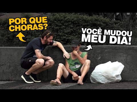 MORADOR DE RUA ME EMPRESTOU 5 REAIS E GANHOU 300 DE VOLTA - Emocionante