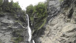 preview picture of video 'Reichenbach-Wasserfall bei Meiringen, Schweiz'