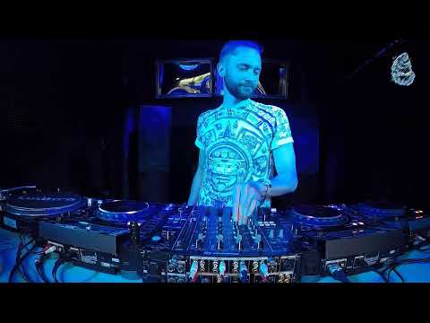 The Blue Oyster: Piotr Ho / 23.05 / 18-19