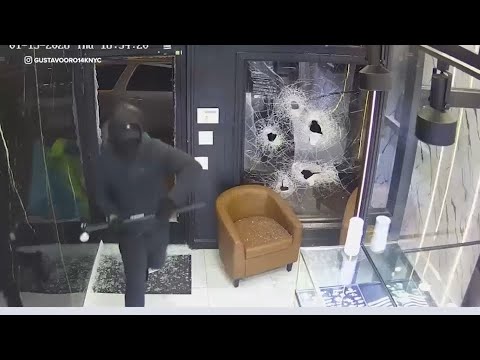 Video shows brazen smash-and-grab robbery at NJ jewelry store