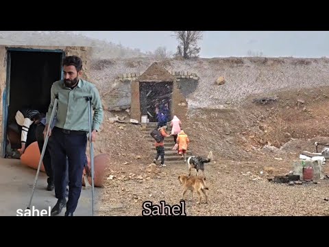 The sad life of Ghazal and Nazanin in the cave and loneliness of engineer Babazadeh with nomadic pro