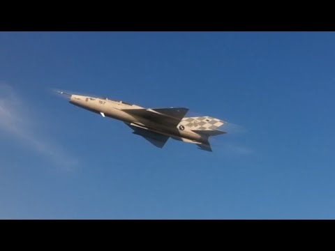 Roaring 1000 km/h Mig 21 Flyby Low Pass!