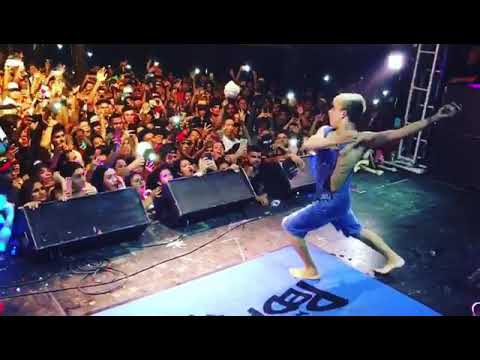 SHOW DO MC PEDRINHO CANTANDO A MÚSICA SE PREPARA