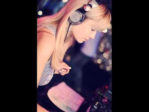 DJ Layla feat. Alissa - Single Lady (Videoclip Original) (High).flv_BestAvailable_1.mp4