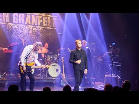 Guitar Slingers: Amanda