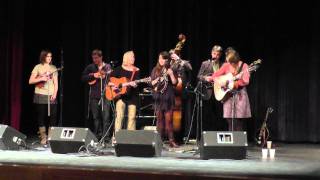 Laurie Lewis & Della Mae - "Who Will Watch the Home Place"
