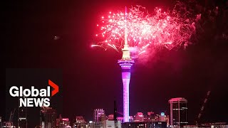 Download lagu New Year s 2023 New Zealand welcomes new year with... mp3