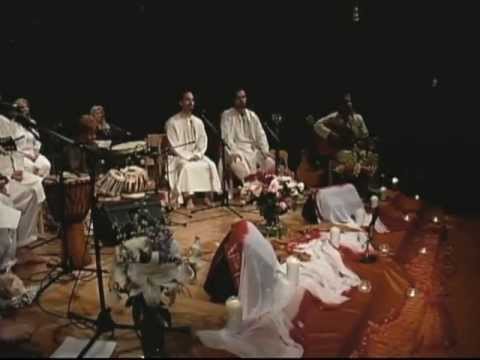 Throat Singing  - "Song Of The Labyrinth" -  One Voice Harmonic Choir  - Christ Church Cathedral