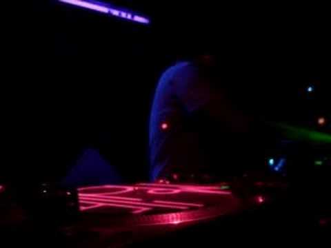 OLIVER HUNTMEANN@BE COOL