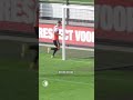 Trainer: "Mannen, scherp starten!" Team: ? #SHORTS